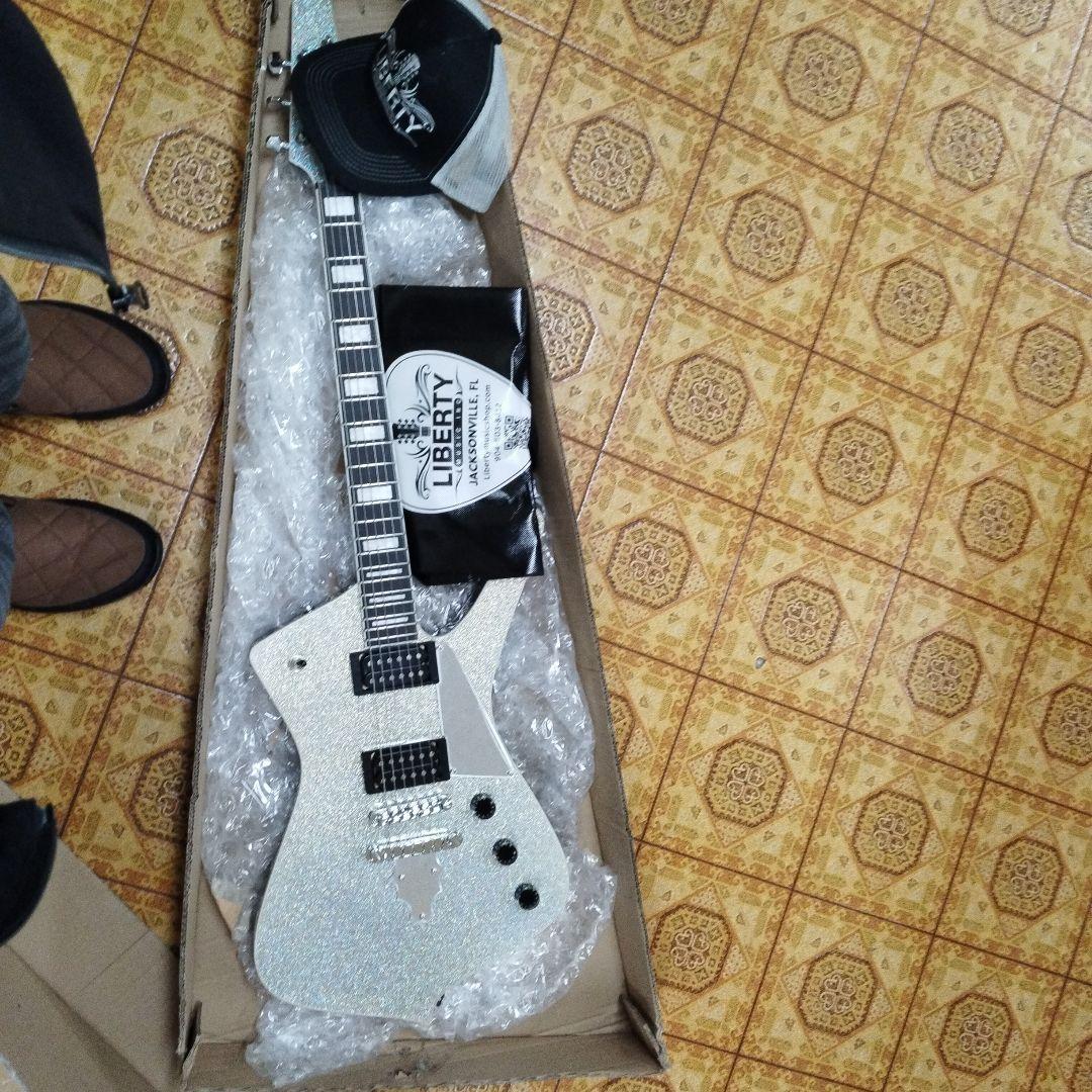 値下げ！！Ibanez PS60 シルバー スパークル傷あり