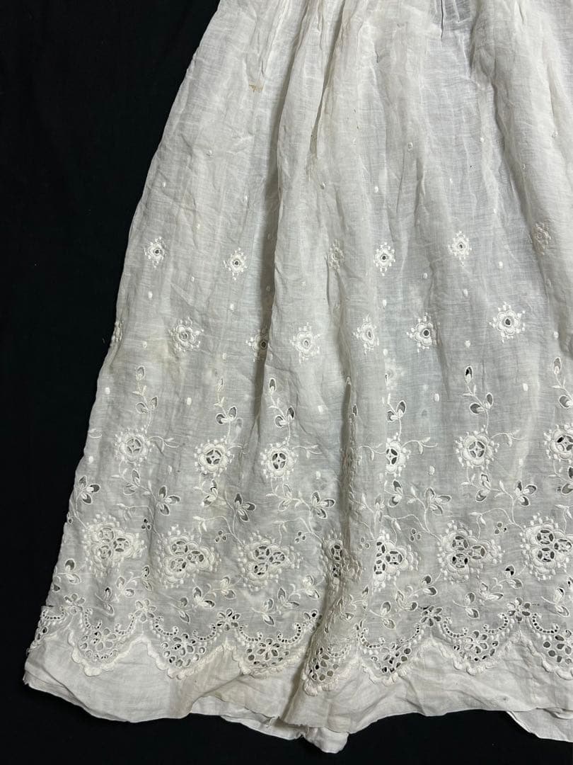 ヴィクトリアンレース刺繍ドレス