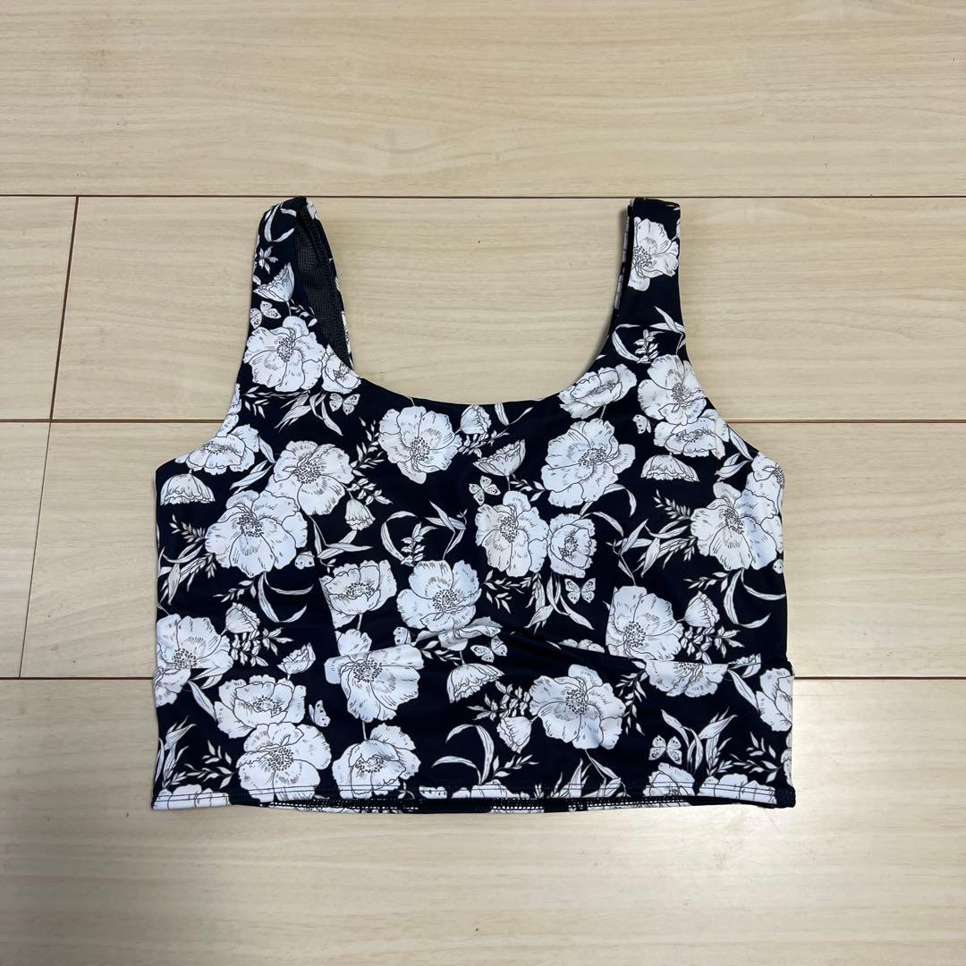 Sukala Tシャツと花柄タンクトップセット