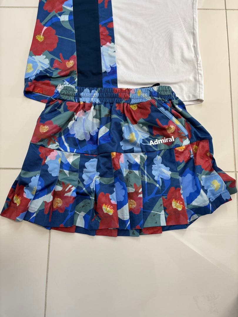 Admiral フラワーパターン Tシャツとスカートセット　sサイズ