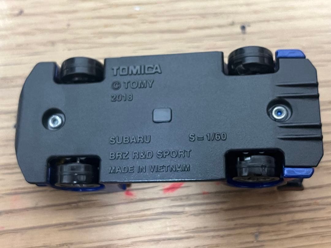 トミカプレミアム スバル BRZ エラー品