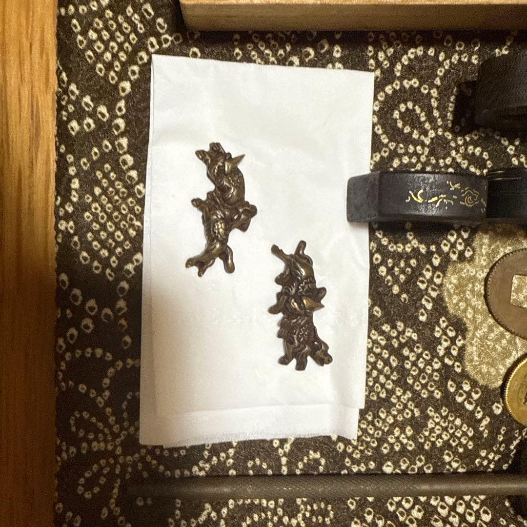 ぺ*ん様 おそらく無銘の刀装具　鍔・目貫・縁など（未研磨）