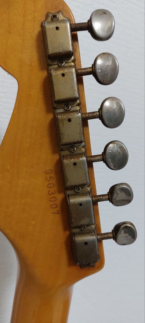 Fender ストラトキャスター サンバースト