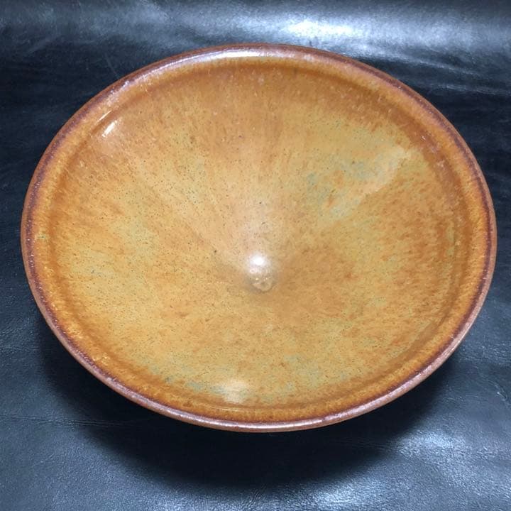 美しい古美術◼️蔵から美しい飴茶色の雰囲気のある抹茶茶碗が出て来ました。茶道具