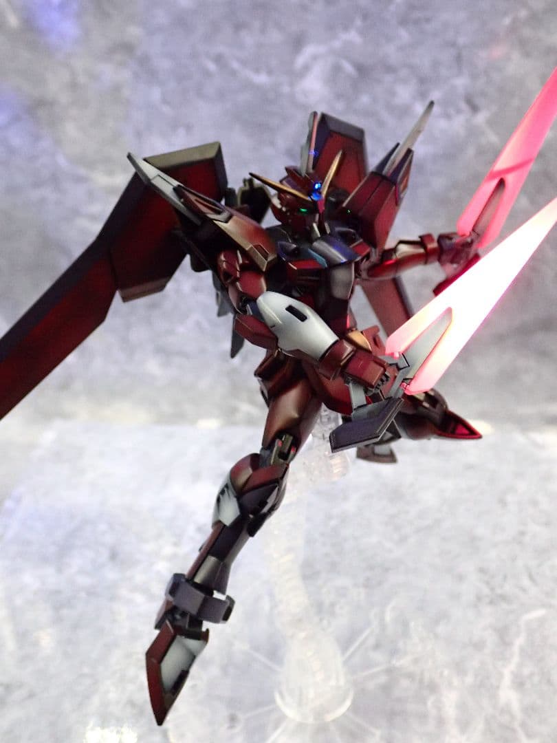 HGデスティニーガンダム、イモータルジャスティスガンダム 全塗装 ガンプラ完成品