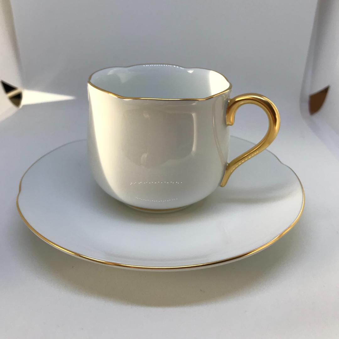 新品　大倉陶園　白磁デミタスカップ&ソーサー箱つき（ゴールドライン）