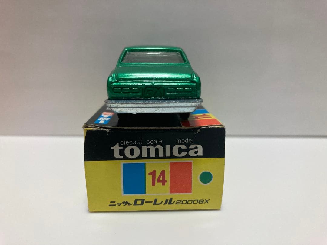 トミカ　日本製　ニッサン　ローレル2000GX 1Aホイール　色指定箱
