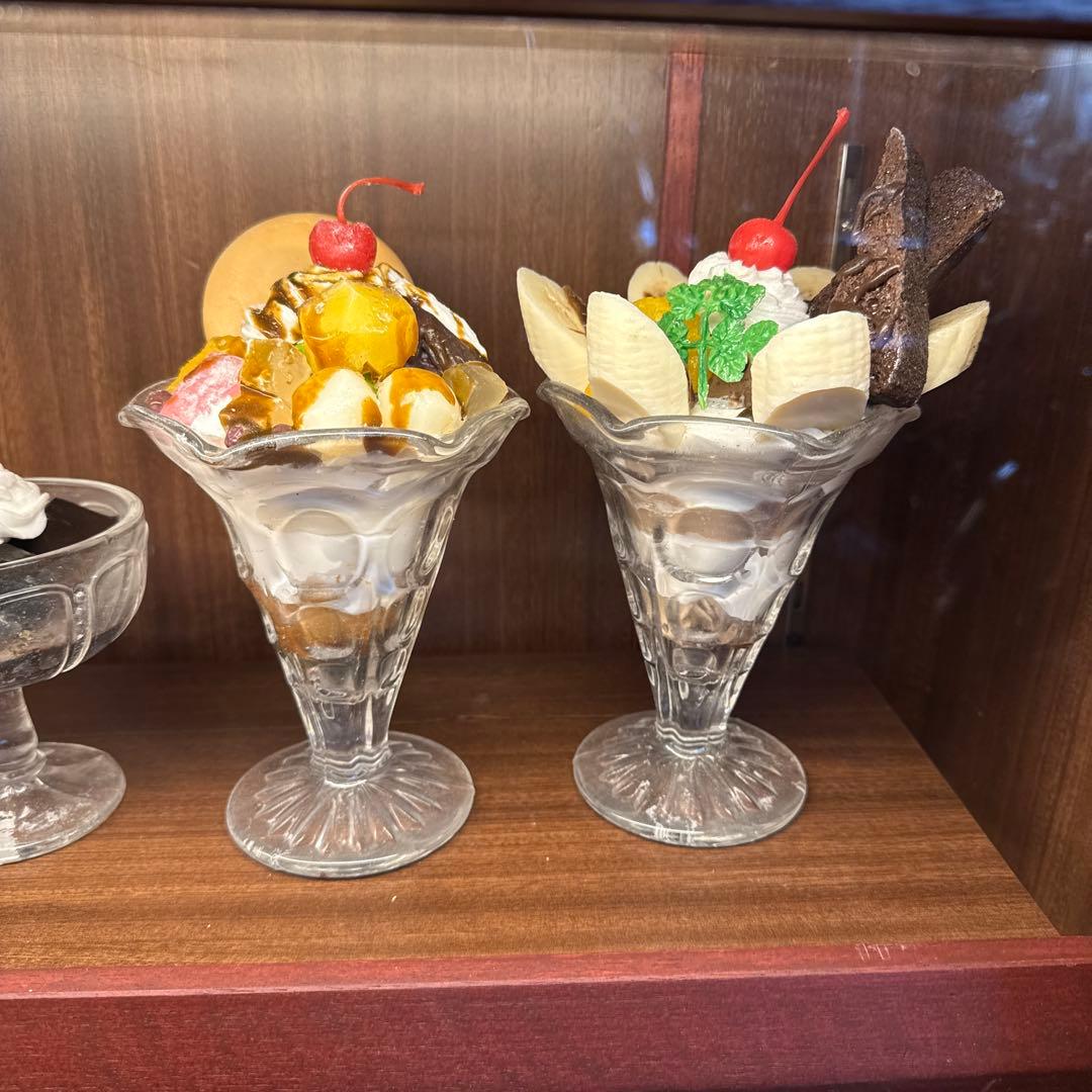 洋食店メニュー商品ケース　　 (実物大)食品サンプルセット￼