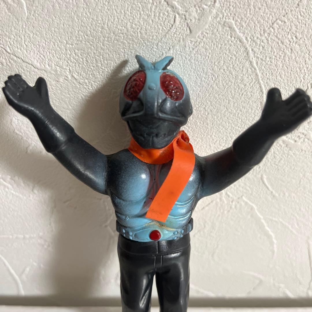 ⚠️当時物・昭和レトロ　仮面ライダー　旧1号　ミニソフビ　マフラー付き