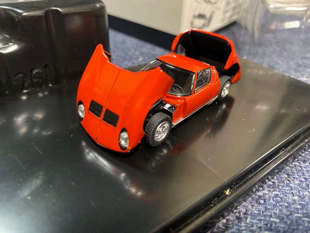 1/64 トミーテック ランボルギーニミウラ P400 レッド+フィギュア
