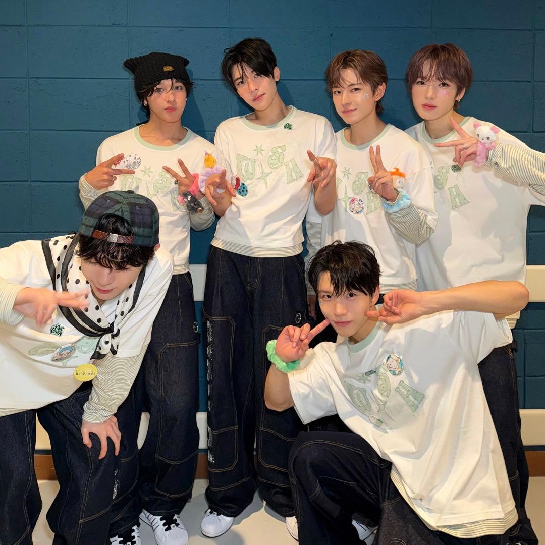 ツアーロンT トレカ付 nct wish サクヤ layered t-shirt