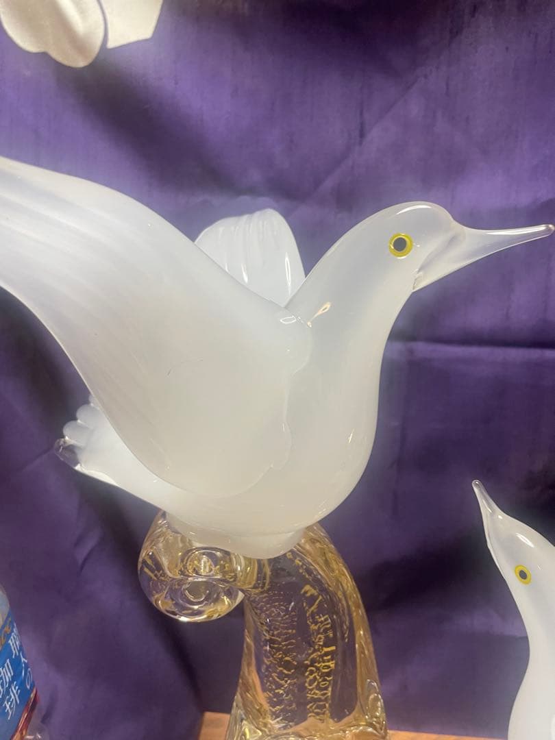 ガラス製白い鳥の彫刻