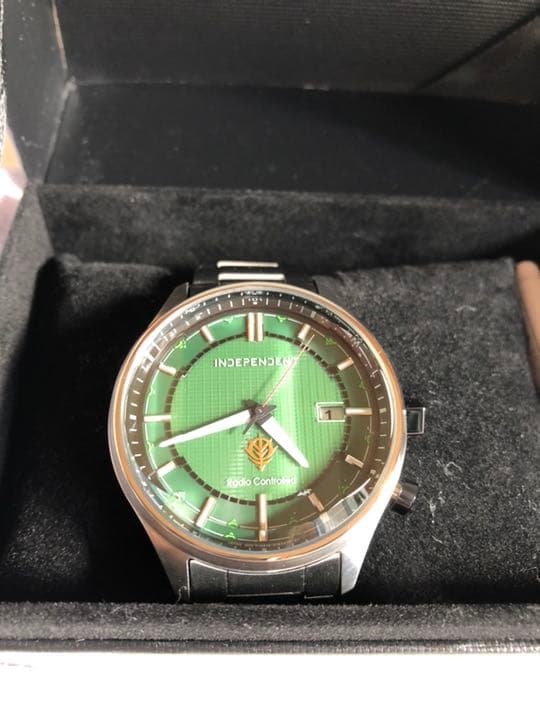 ZEON WATCH シルバー ガンダム40周年限定モデル
