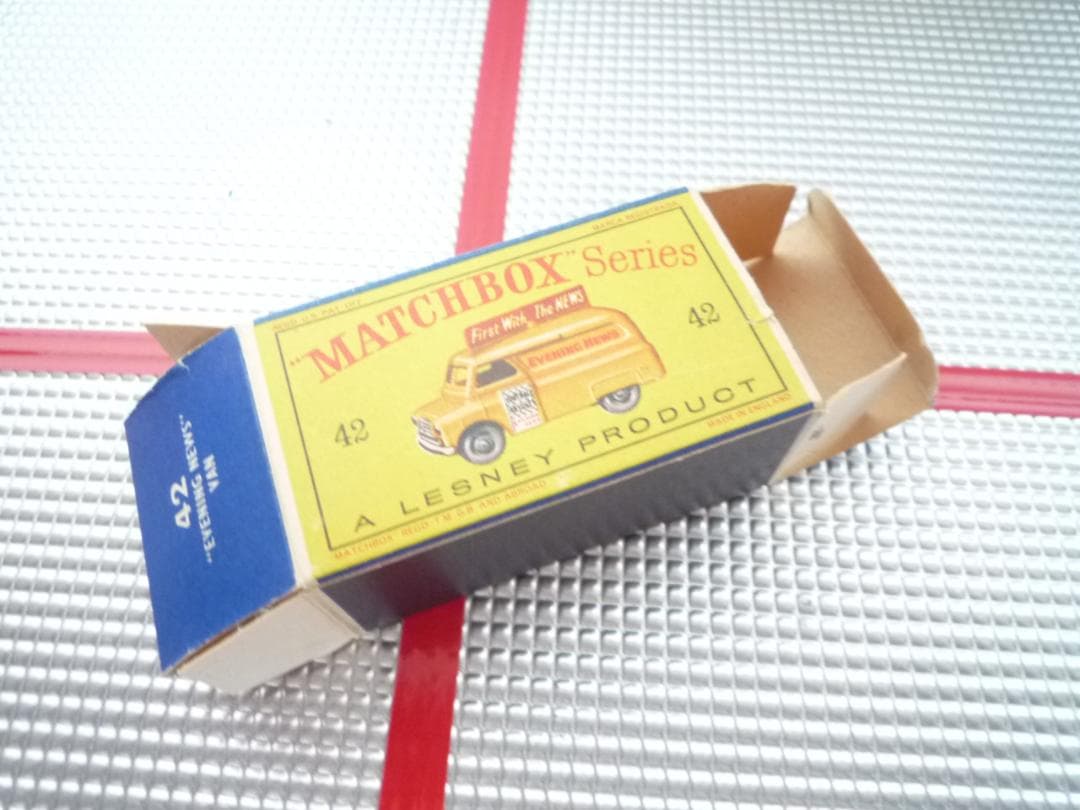 MATCHBOX N°42 BEDFORD PAPERS VAN 1961