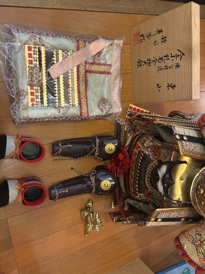 武士の鎧 伝統的な日本のモデル