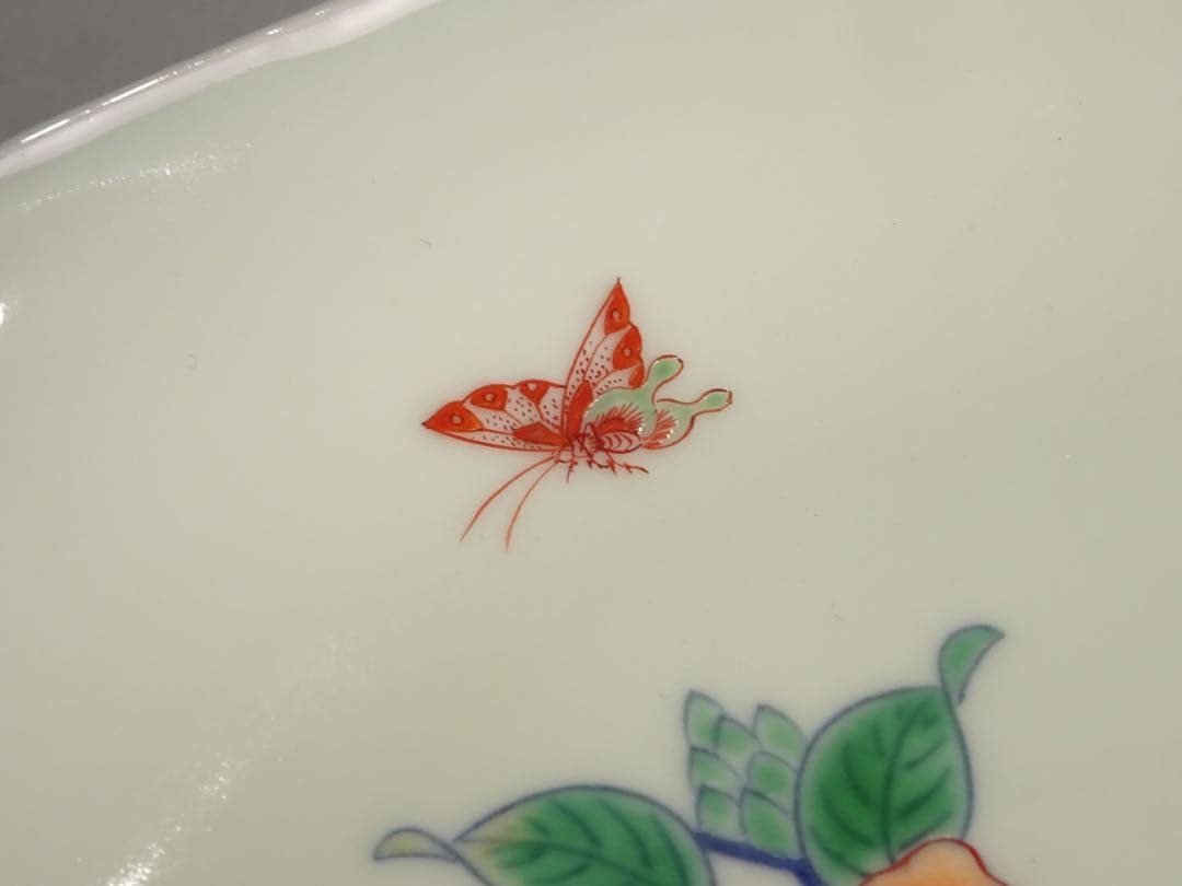 名工　十二代　今泉今右衛門　色鍋島　柴垣椿絵　額皿　飾皿　輪花形　大皿　九寸皿