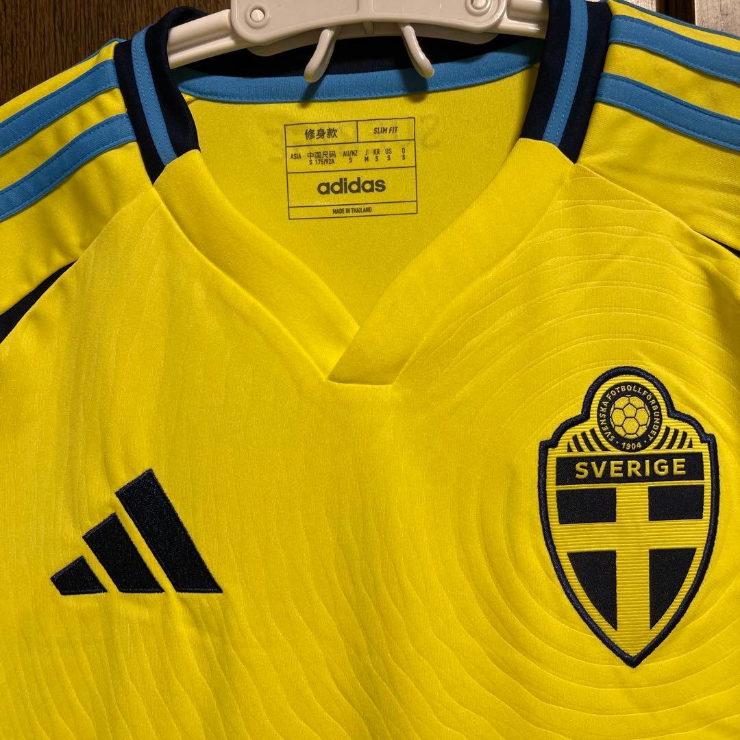 スウェーデン　サッカーユニフォーム　adidas Mサイズ