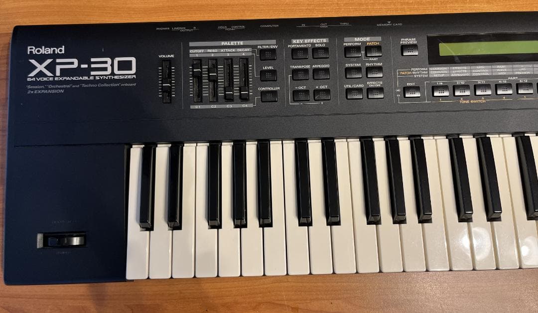Roland XP-30 シンセサイザー 61鍵＋拡張音源ボード2枚付き