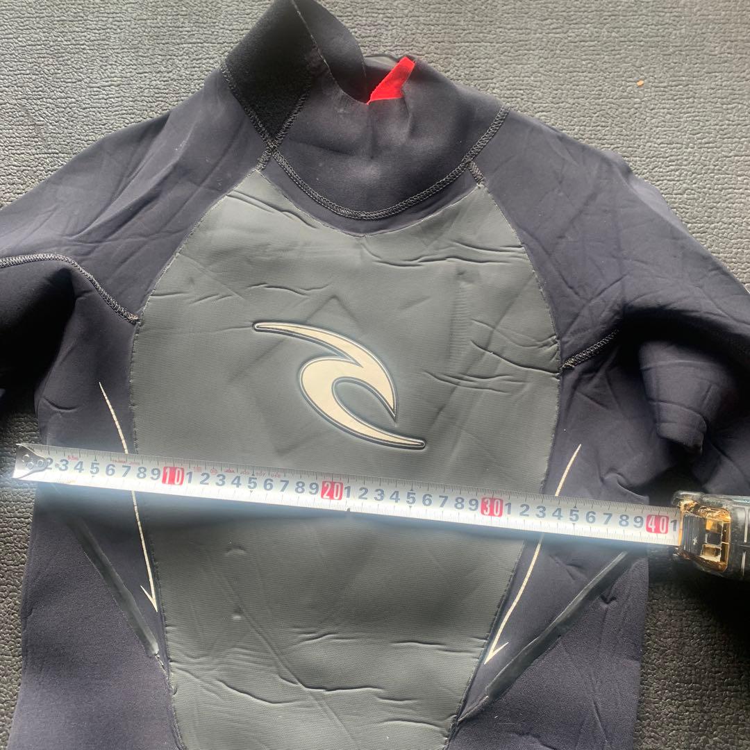 二点Ripcurl 2mm ￼ウェットスーツ