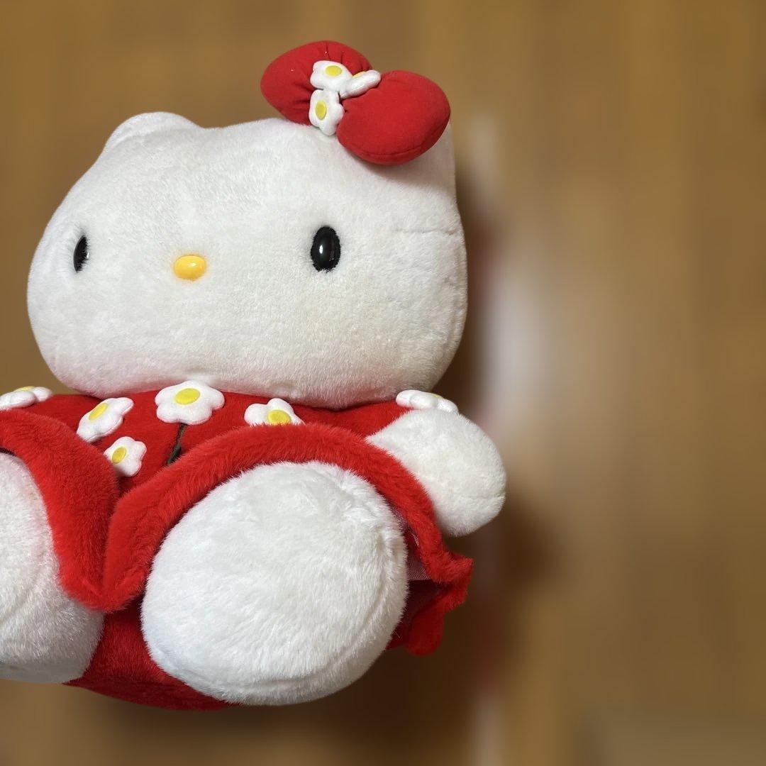 ハローキティ　特大ぬいぐるみ