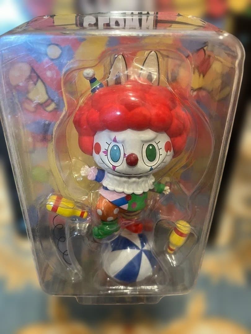 ポップマートLABUBU 海外限定ピエロ　フィギュア　レア日本未発売　生産中止