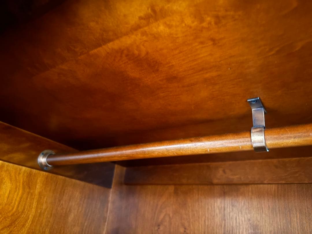 ダークブラウン扉付き収納　北海道民藝家具　洋タンス