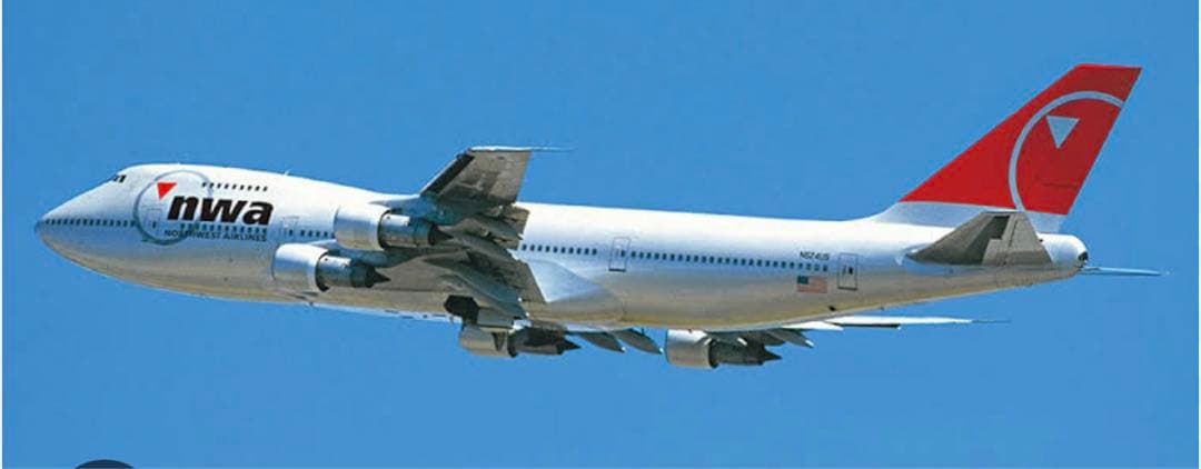 ノースウエスト航空　ジャンボ機の尾翼部分の置物