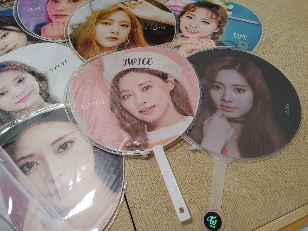 TWICE TZUYU うちわ