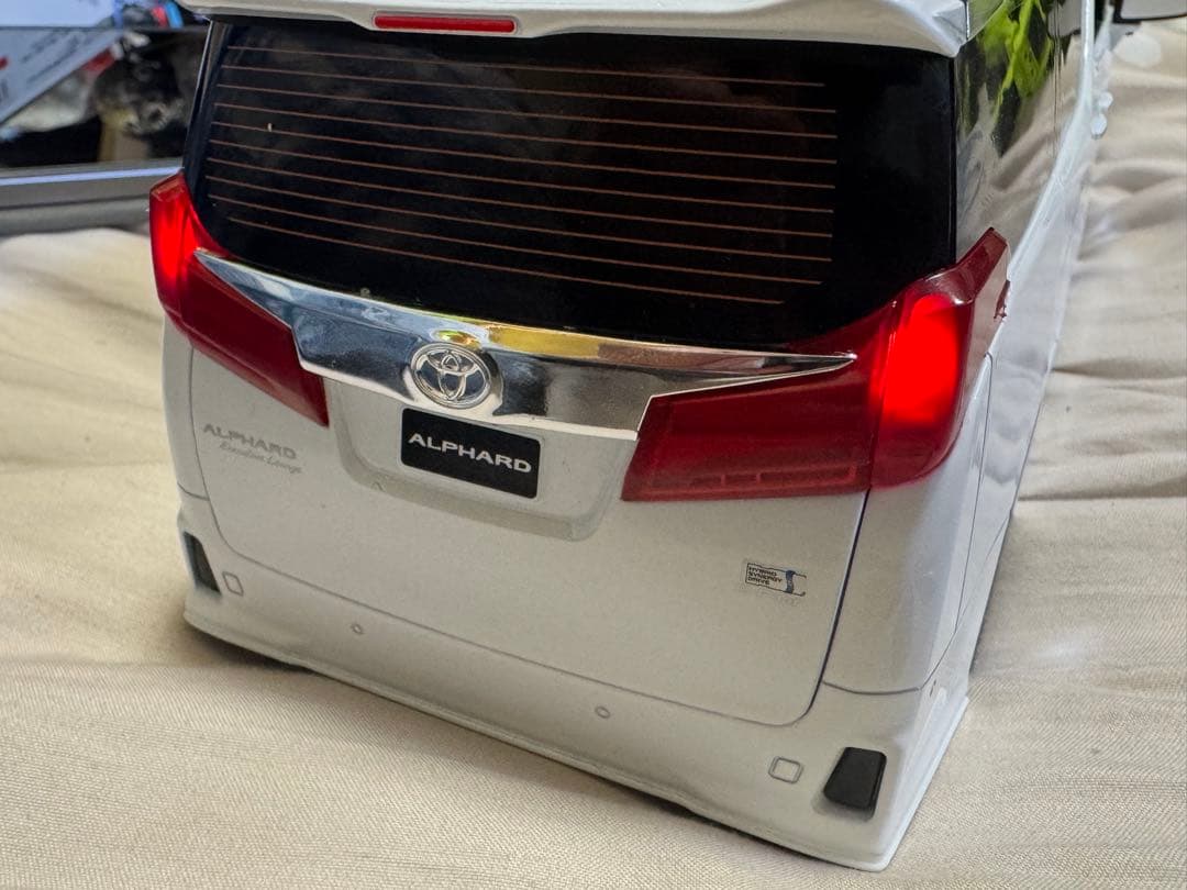 ALPHARD LEDヘッドライト ミニカー ホワイト