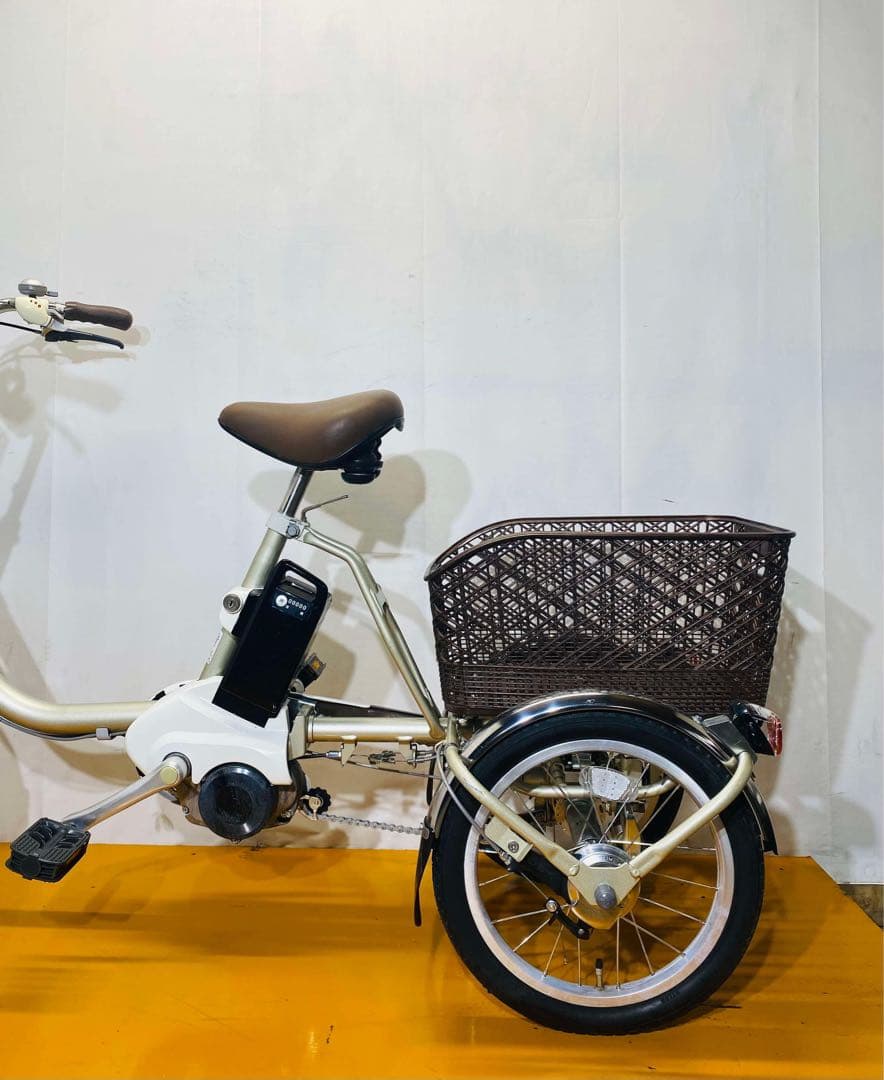 送料無料条件付き　パナソニック　電動アシスト自転車三輪車(18/16型)