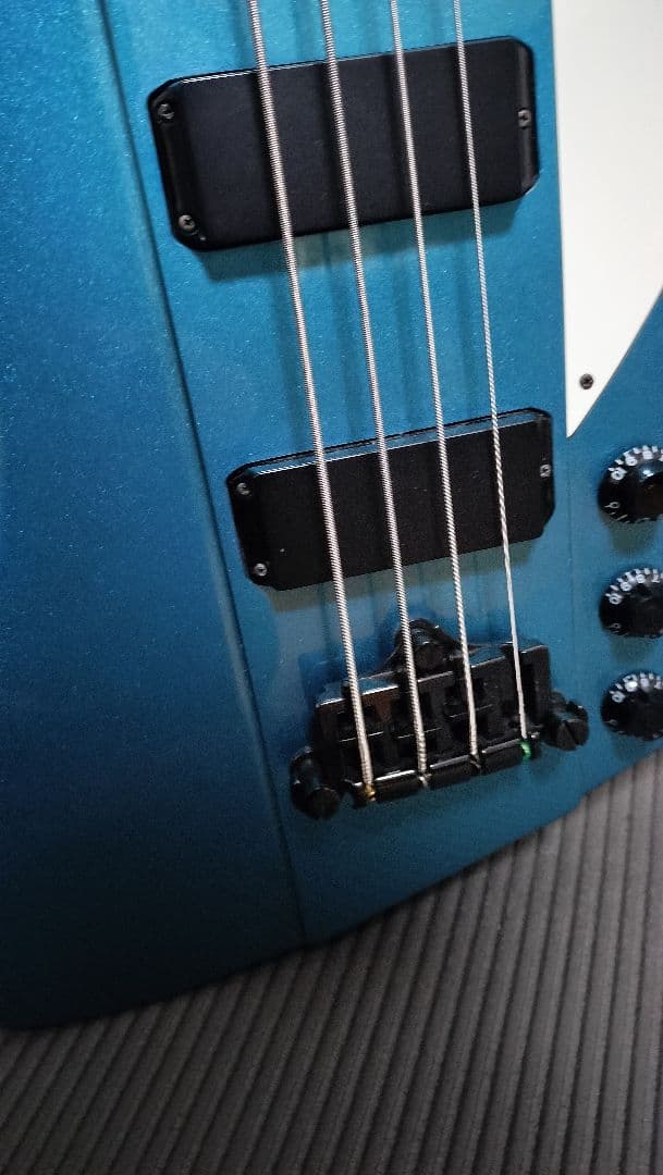 Epiphone Thunderbird 青