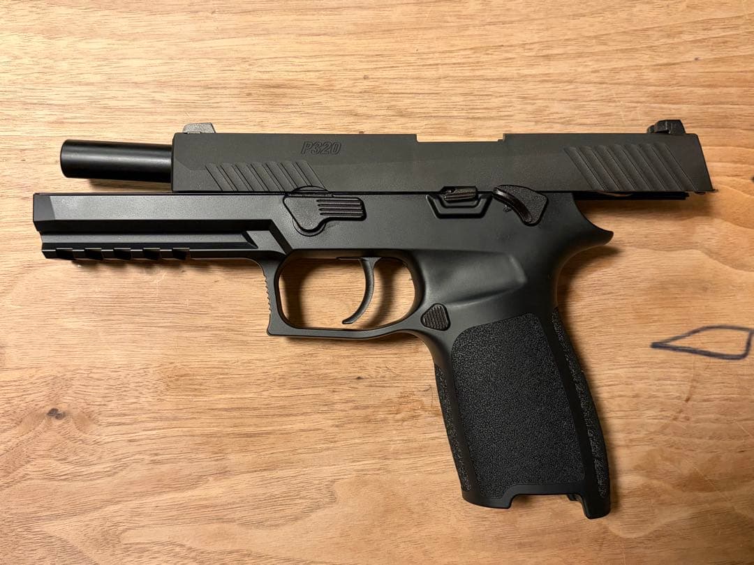 り*う様 東京マルイ P320 ロングマガジン付き ガスブローバック 美品 【最