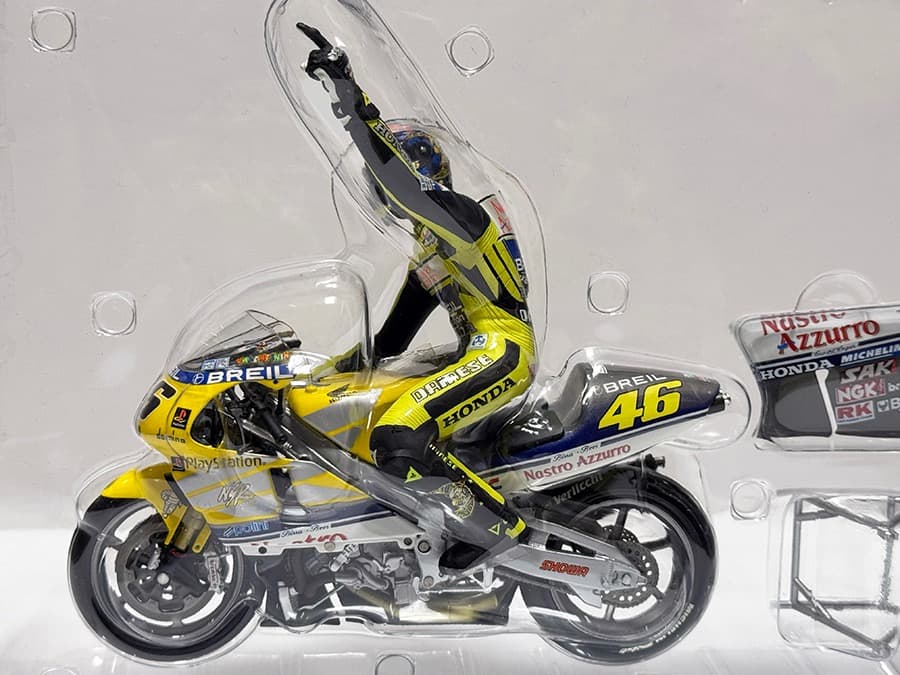 ミニチャンプス 1/12 ホンダ NSR500 ロッシ 2000 フィギュア付