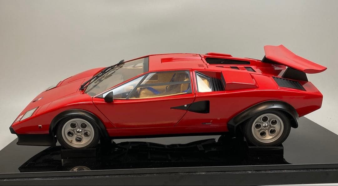 デアゴスティーニ　ランボルギーニカウンタックLP500S 完成品　専用ケース付き