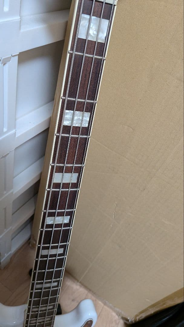ベース Cort GB74
