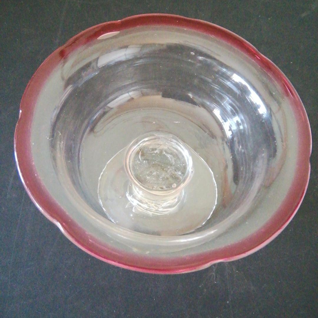 氷のコップ。
