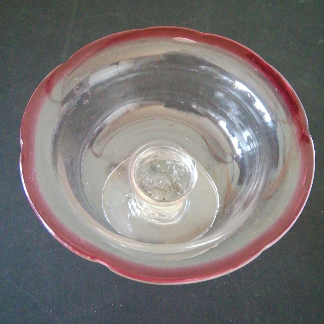 氷のコップ。