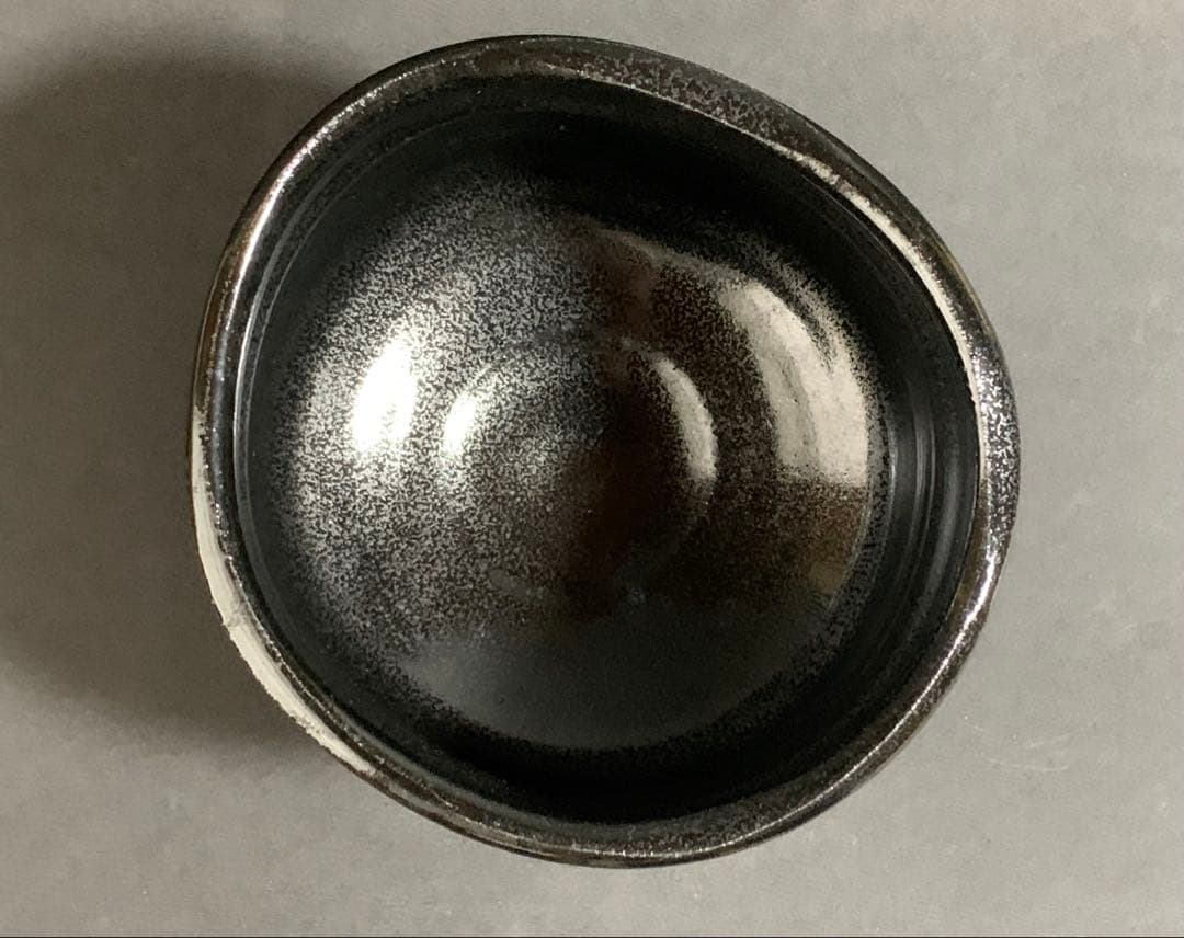 黒織部茶碗　光寿