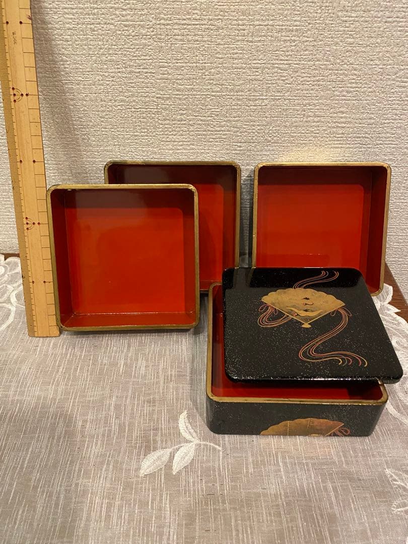 小型　４段重箱　青貝漆　台付　骨董品