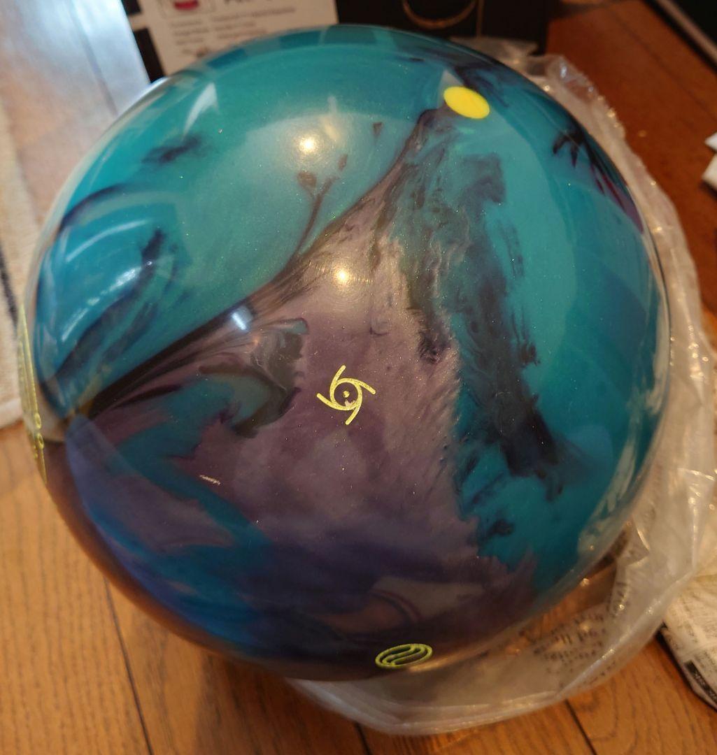 新品 STORM パララックス ボウリングボール 15ポンド