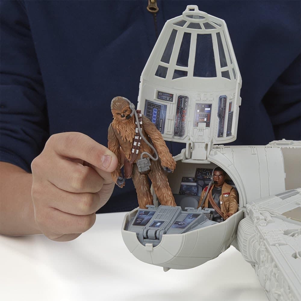ハズブロ スターウォーズ ミレニアムファルコン 新品・未開封