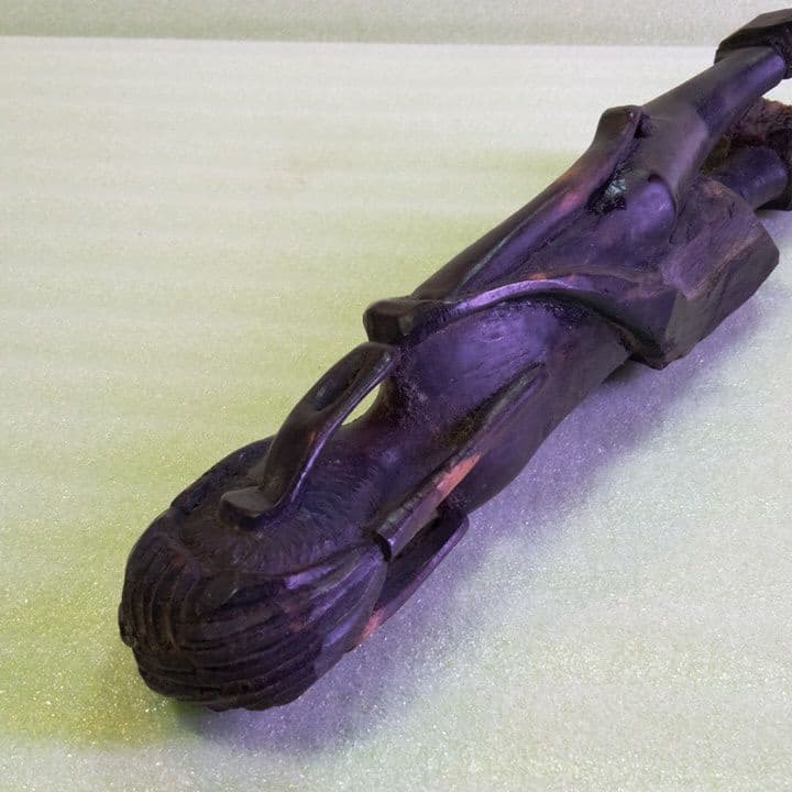 マコンデ族の黒檀男女像