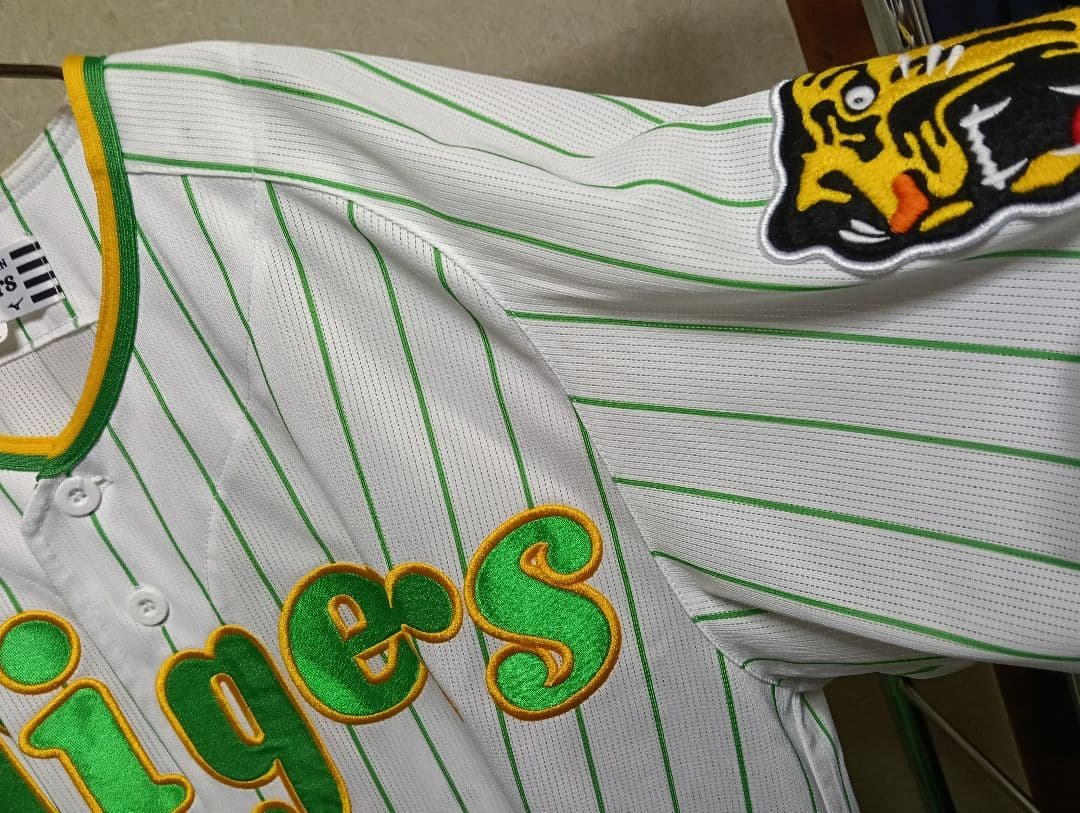 極美品！阪神タイガース 2023Family With Tigersユニフォーム