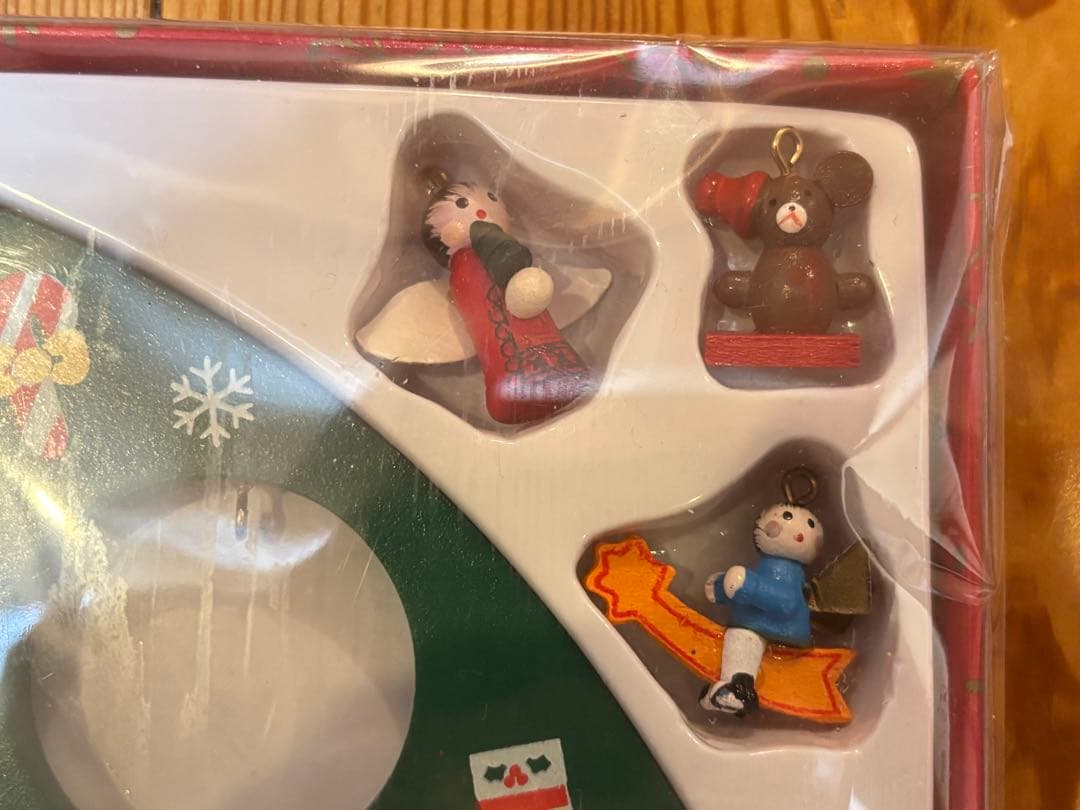 サンリオ　ハローキティ　クリスマスウッドリース