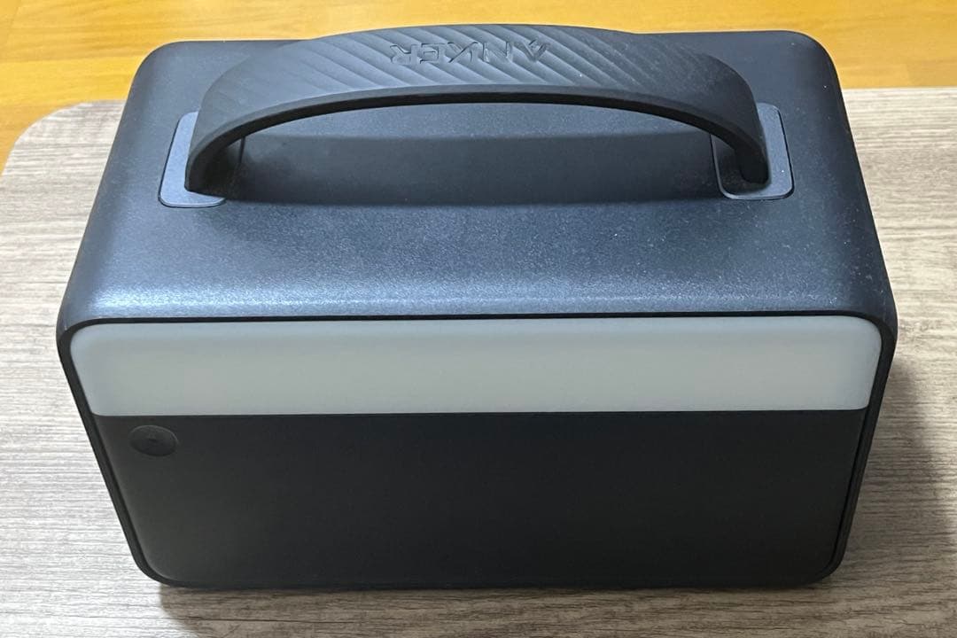 Anker PowerHouse II 400ポータブル電源