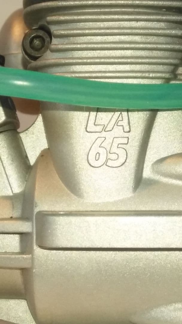 模型飛行機用エンジン回っておりますアルミエンジンマウント付き 価格を下げました