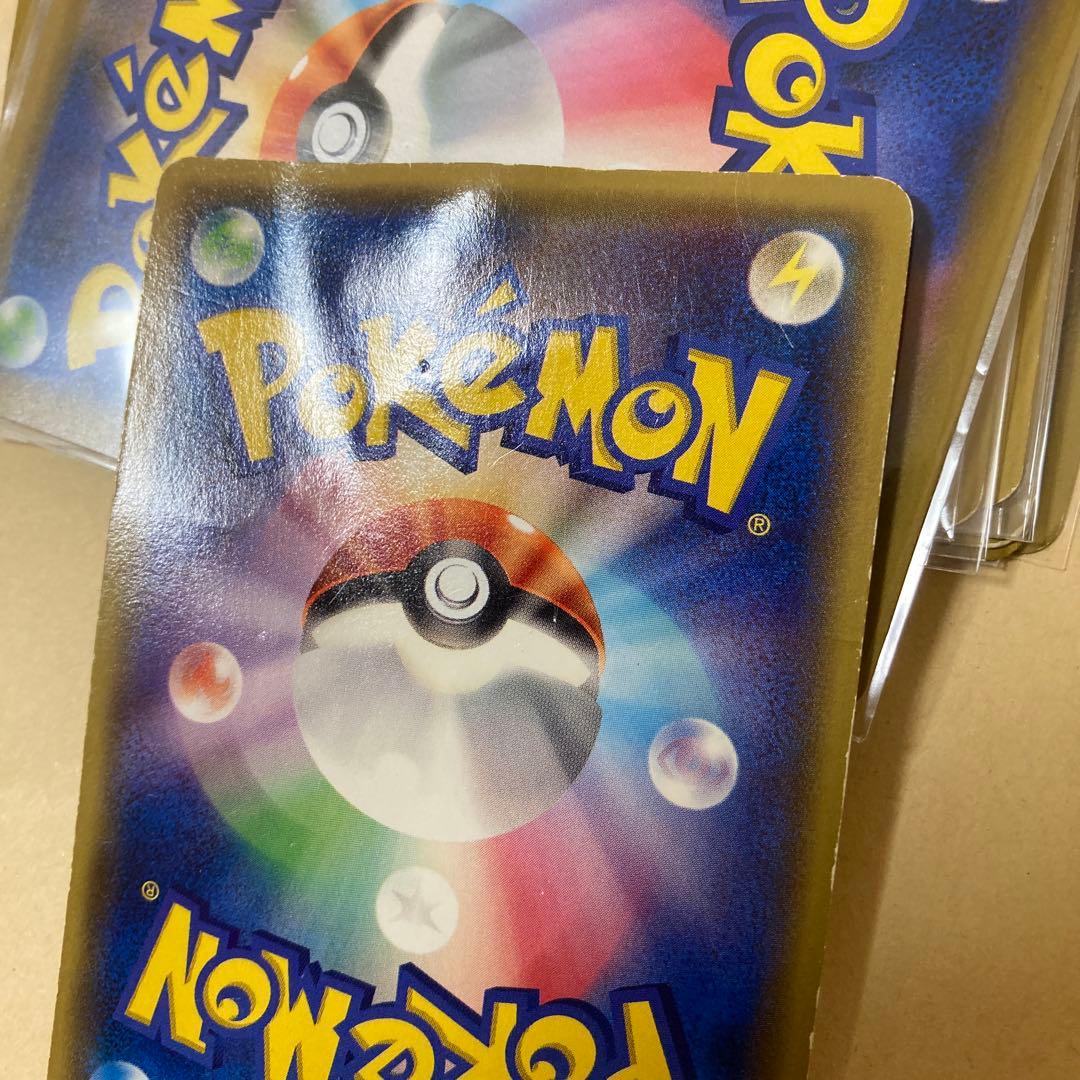 あったかピカチュウ：ユニクロ：KポケモンヒートテッククルーネックＴ PROMO…