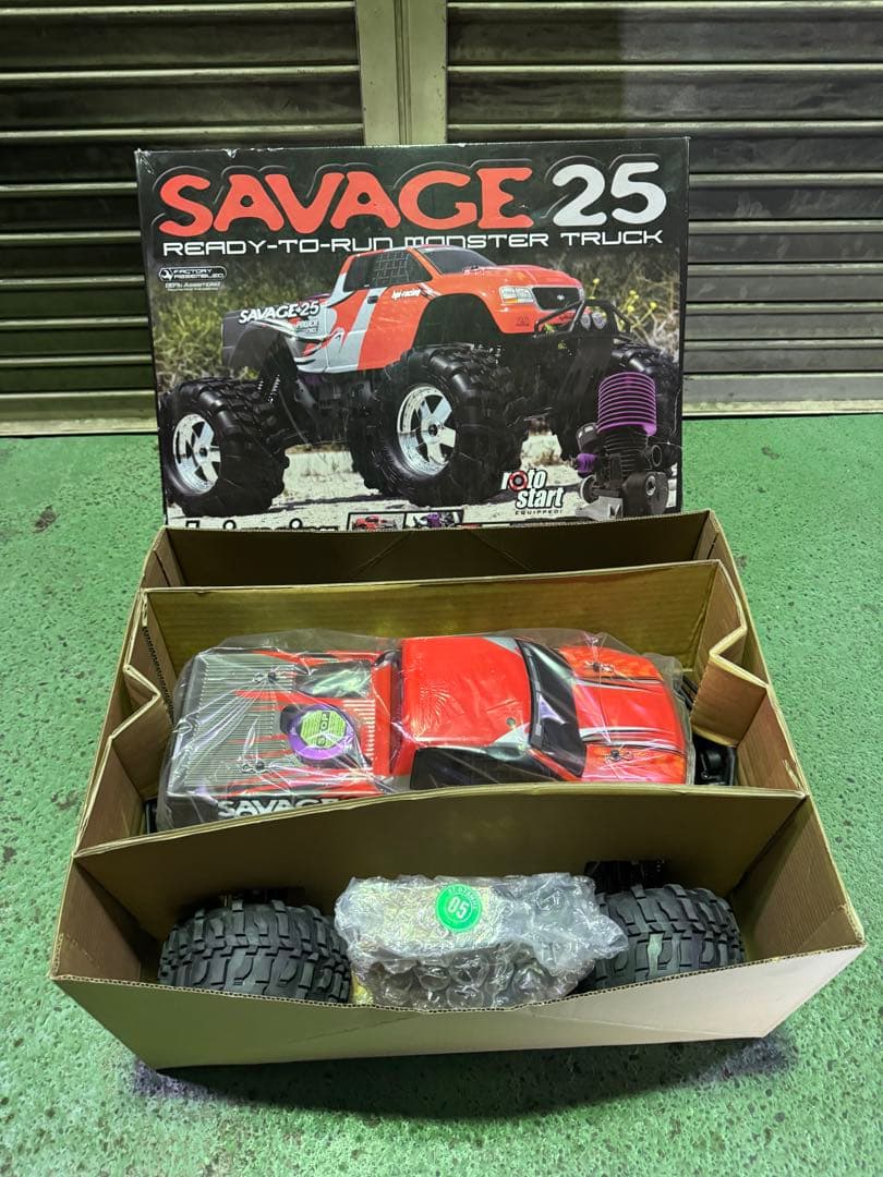 HPI サベージ　新品