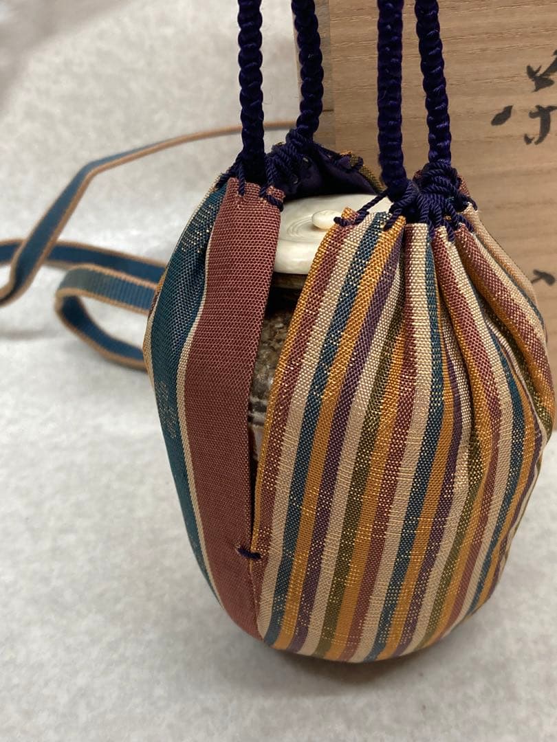 未使用品 信楽焼 四代高橋楽斎作 肩衝茶入 共箱 仕覆付 楽斎作