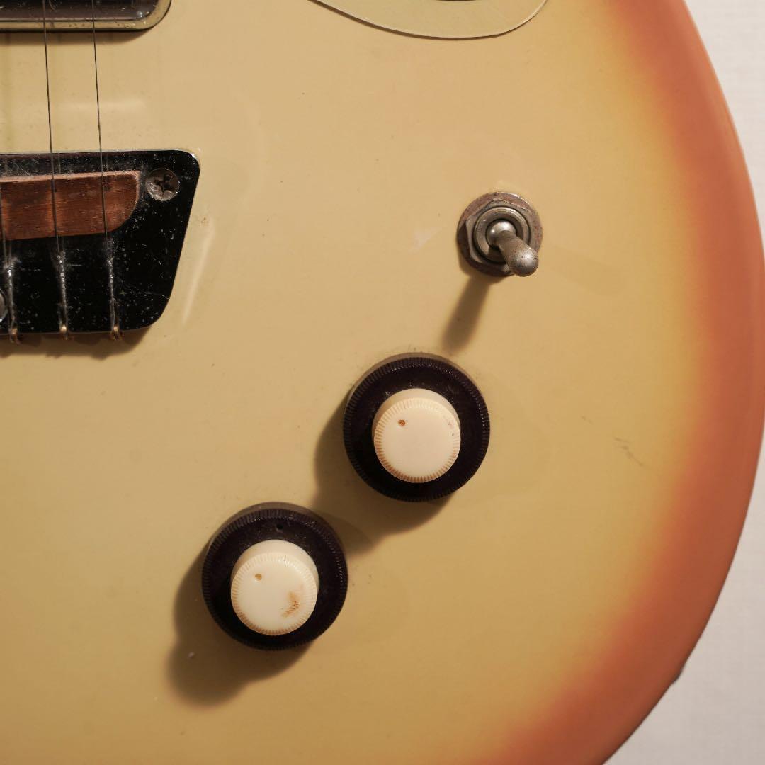 Danelectro U2 復刻モデルCream Burst エレキギター